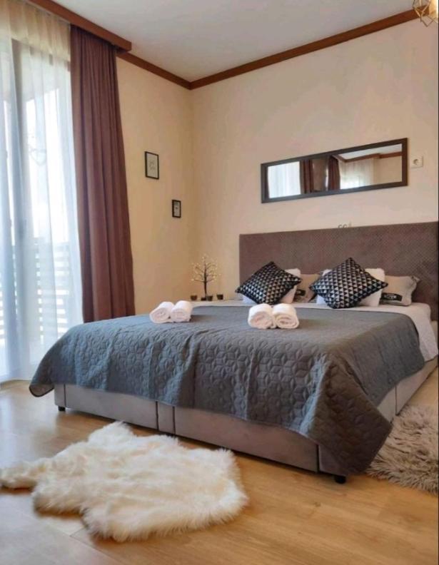 Luxury Ivana